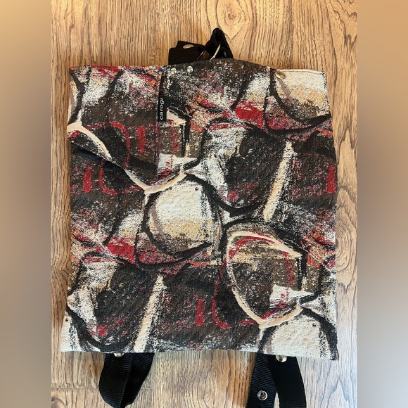 Carogi Convertible Bag NWT Convertible Backpack - Picture 1 of 5